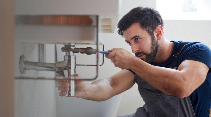 Professional same day plumber in Thompsons, TX